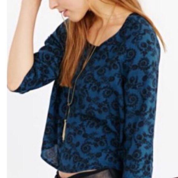 Urban Outfitters PIns & Needles Blue Black Floral Cropped Top Size S New - Picture 2 of 8